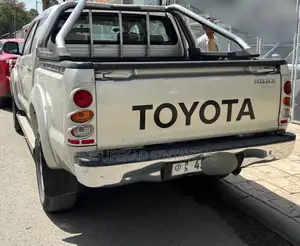 Toyota Hilux 2.5 D-4D Double Cab 4x4 SRX 2007 Silver
