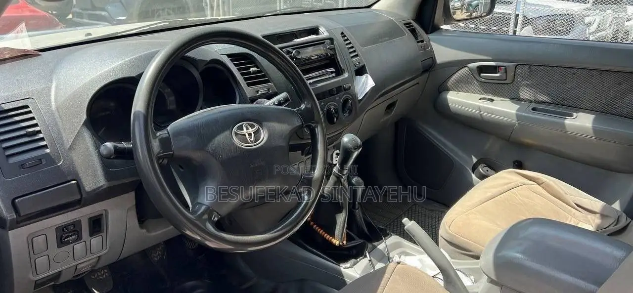Toyota Hilux 2.5 D-4D Double Cab 4x4 SRX 2007 Silver