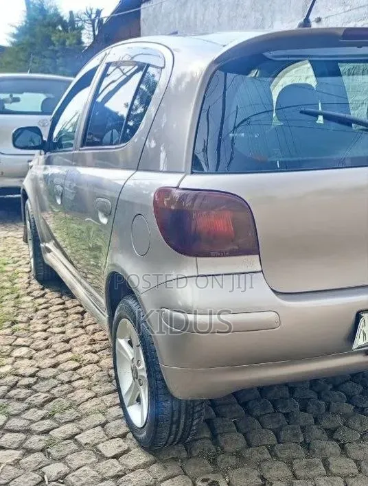 Toyota Vitz 2004 Brown