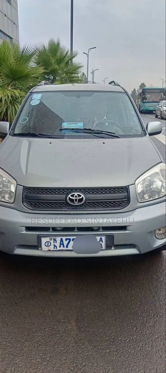 Toyota RAV4 1.8 2005 Green