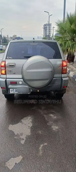 Toyota RAV4 1.8 2005 Green