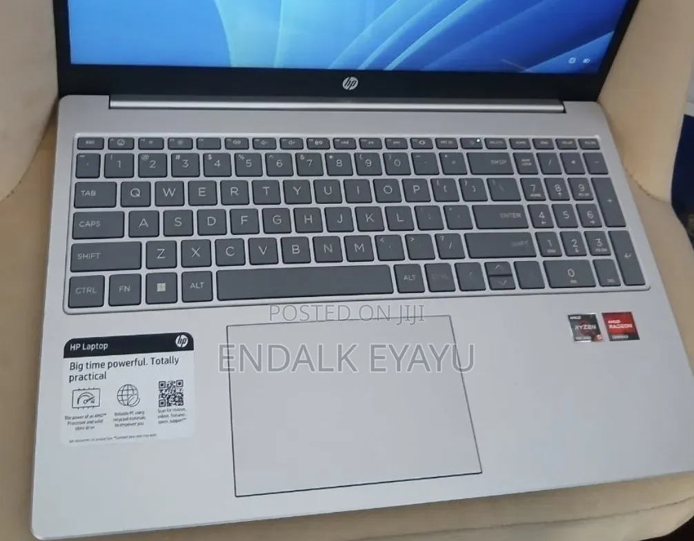 New Laptop HP 8GB AMD Ryzen 5 SSD 512GB
