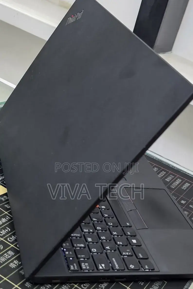 New Laptop Lenovo ThinkPad T490s 16GB Intel Core i5 SSD 256GB