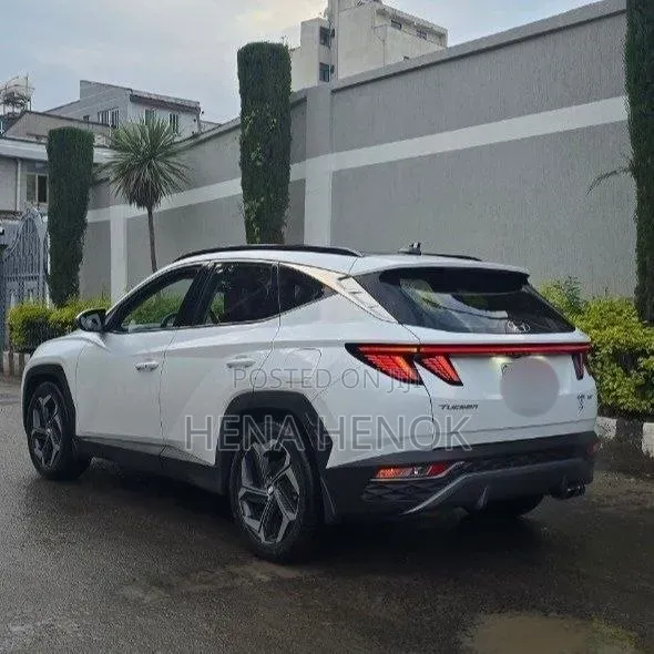 Hyundai Tucson 2022 White