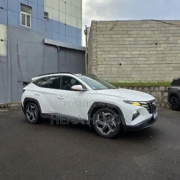 Hyundai Tucson 2022 White