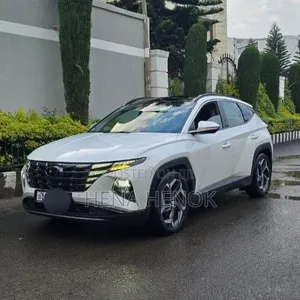 Hyundai Tucson 2022 White