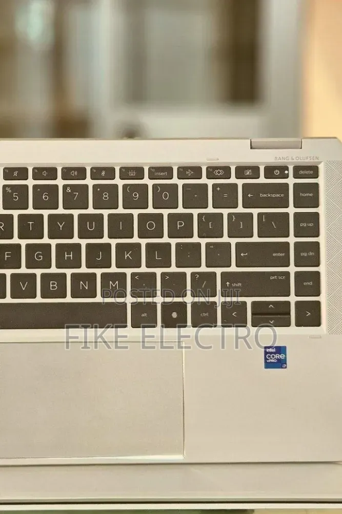 New Laptop HP EliteBook 1040 G8 16GB Intel Core i7 SSD 512GB