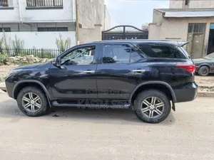 Toyota Fortuner 2022 Gray