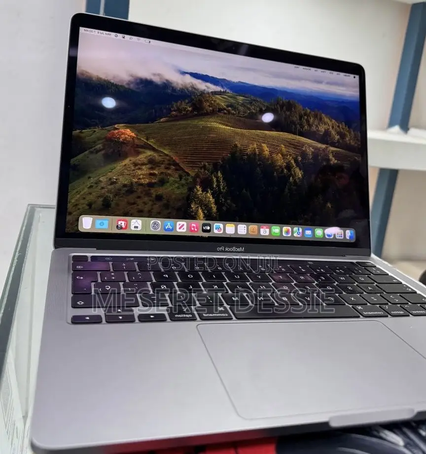 New Laptop Apple 16GB Apple M1 Pro SSD 512GB
