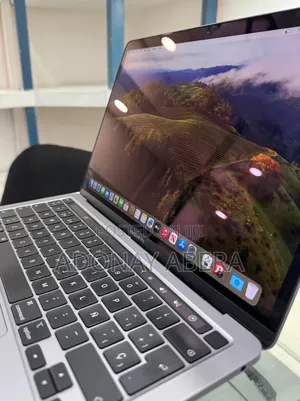 New Laptop Apple MacBook 16GB SSD 512GB