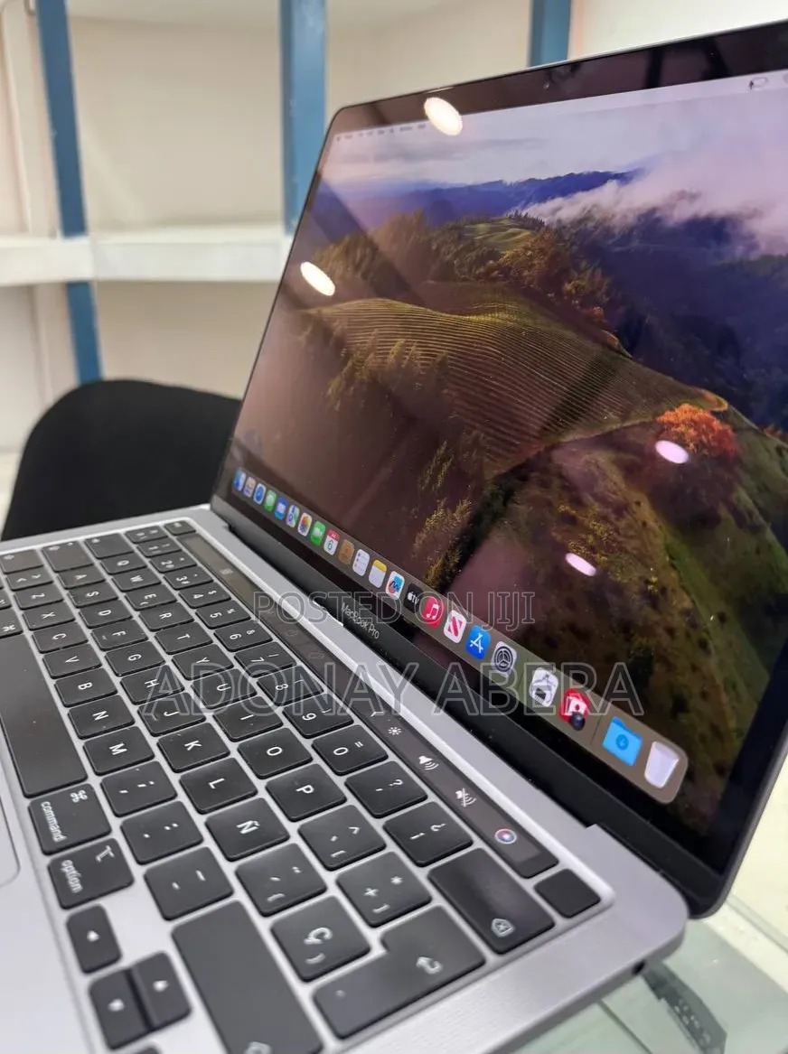 New Laptop Apple MacBook 16GB SSD 512GB