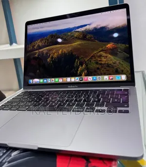 New Laptop Apple 16GB SSD 512GB