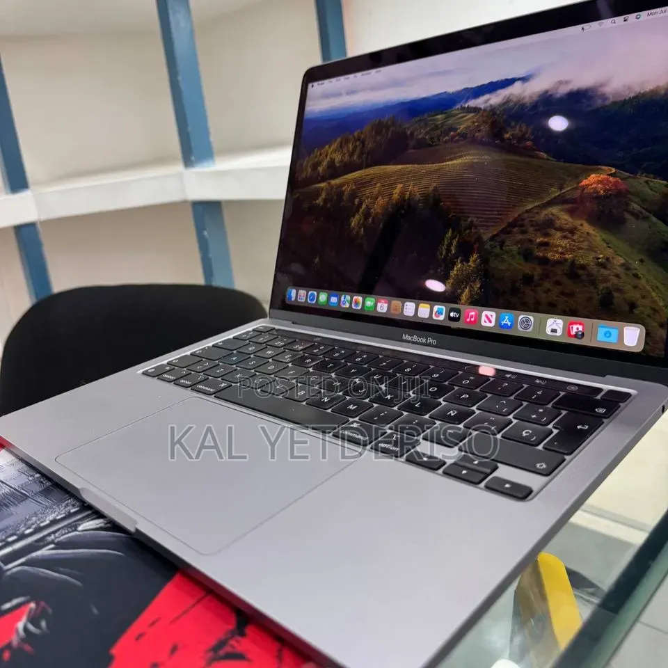 New Laptop Apple 16GB SSD 512GB