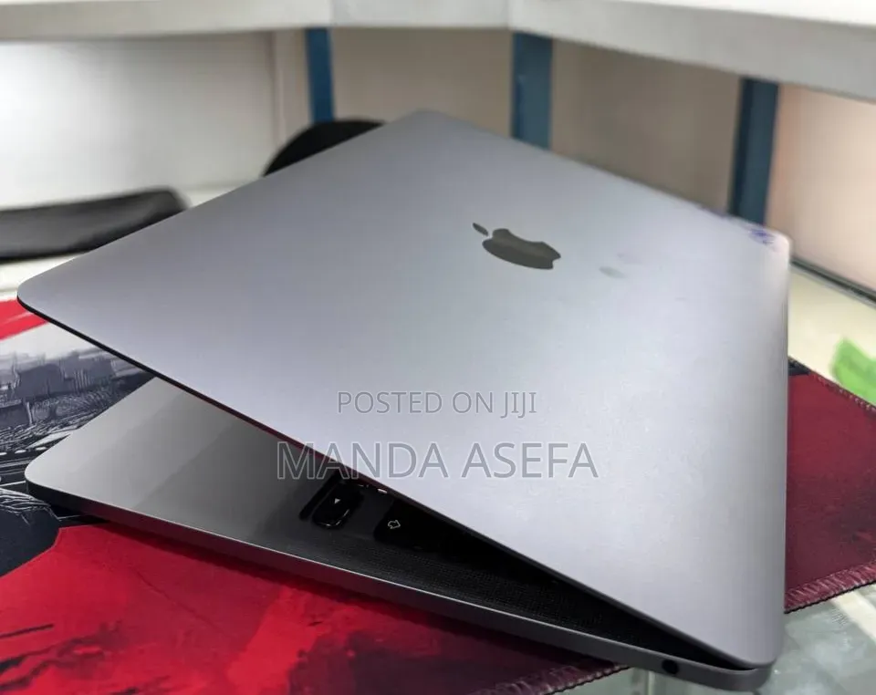 New Laptop Apple MacBook Pro 2021 M1 16GB Apple M1 Pro SSD 512GB