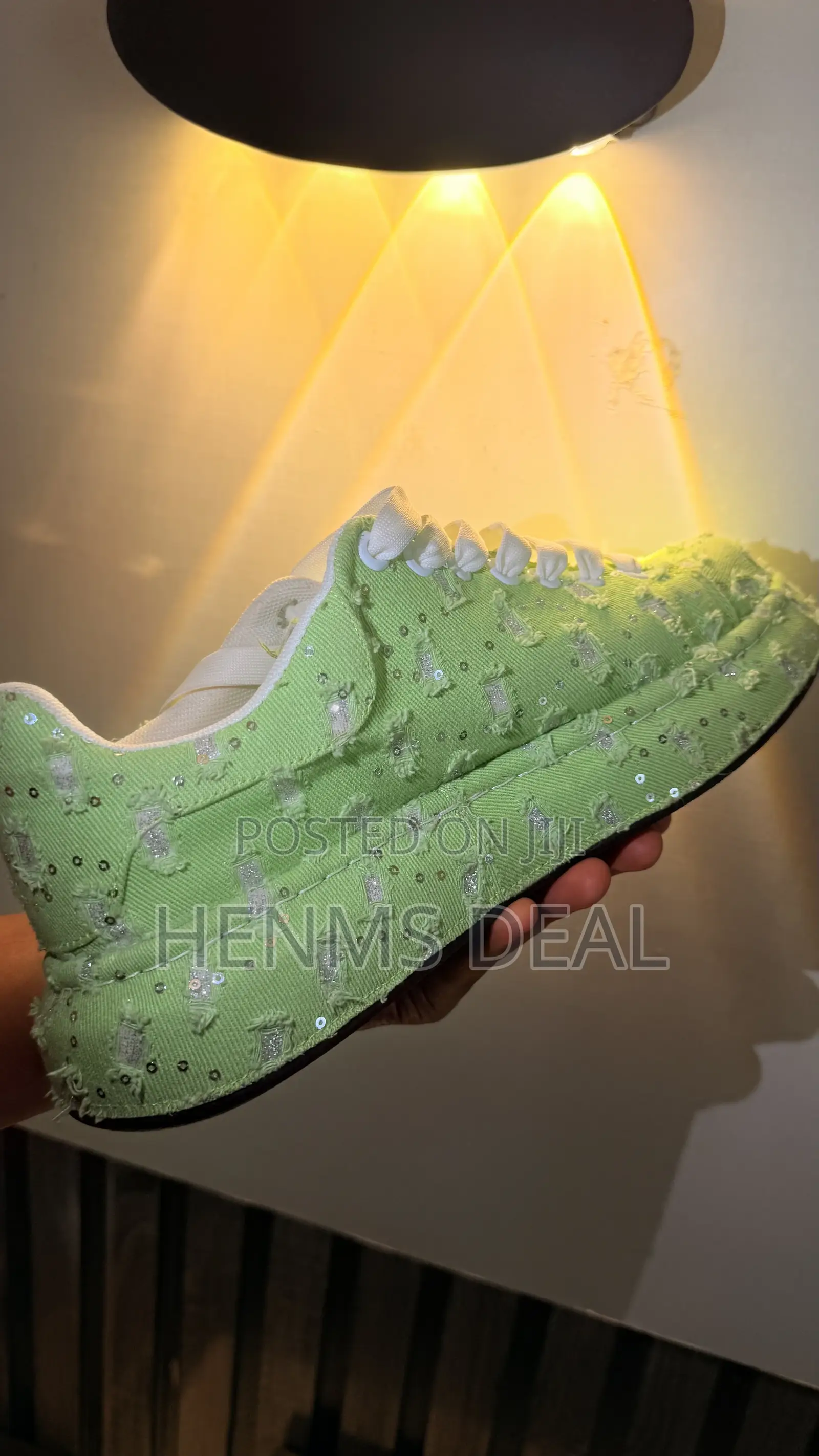 Canvas Sneaker
