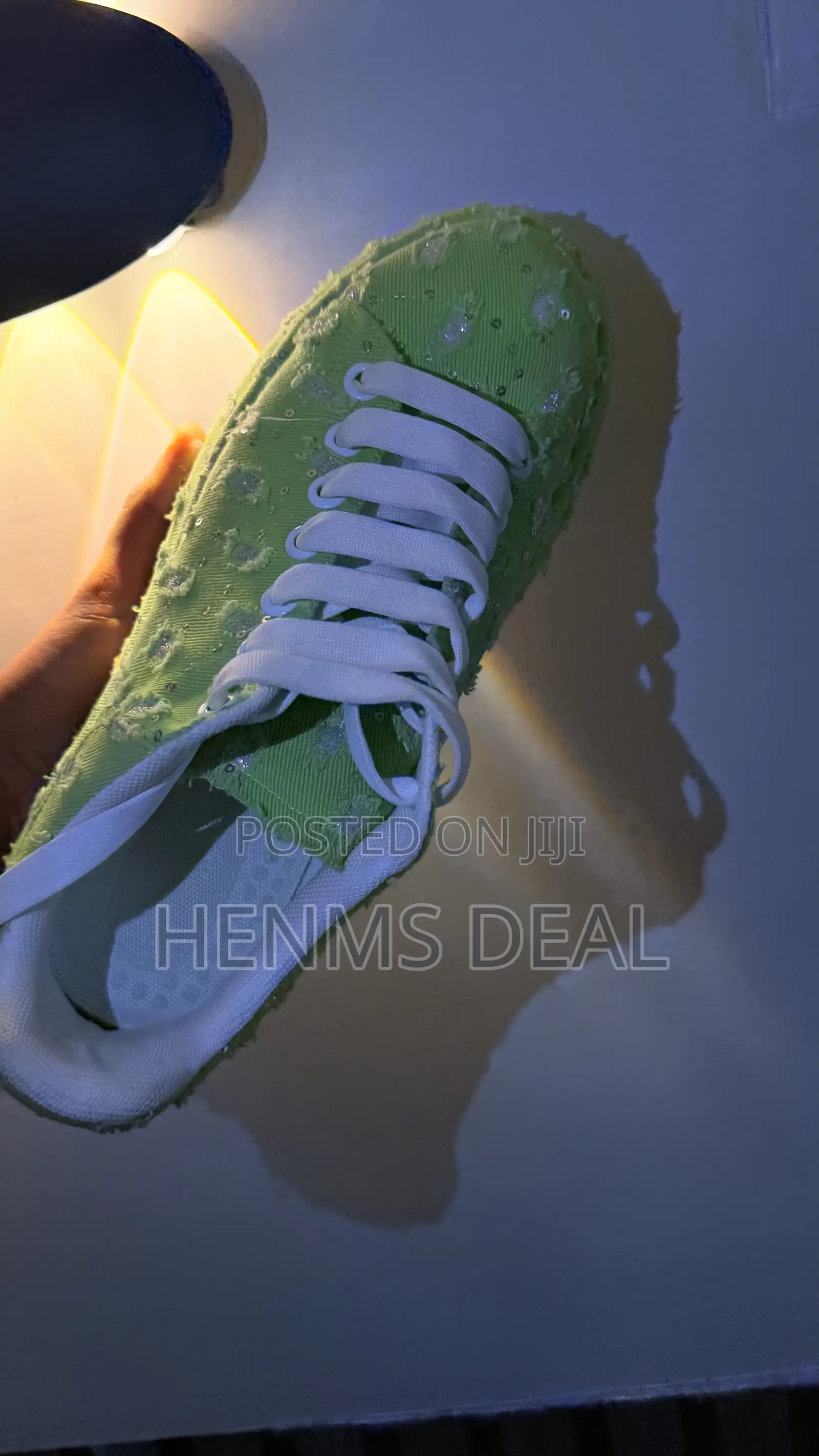 Canvas Sneaker