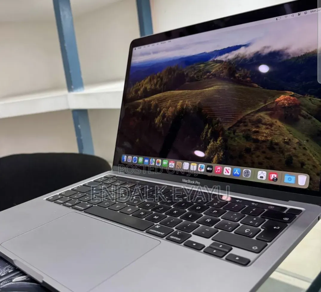 New Laptop Apple MacBook Pro 2021 M1 16GB Apple M1 Pro SSD 512GB
