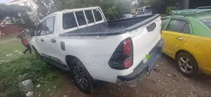 Toyota Hilux 2017 White