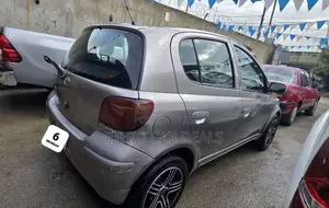 Toyota Vitz 2004 Silver