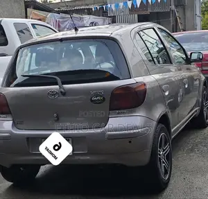 Toyota Vitz 2004 Silver