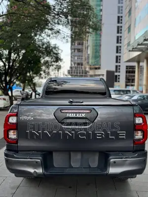 Toyota Hilux 2022 Beige