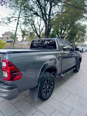 Toyota Hilux 2022 Beige