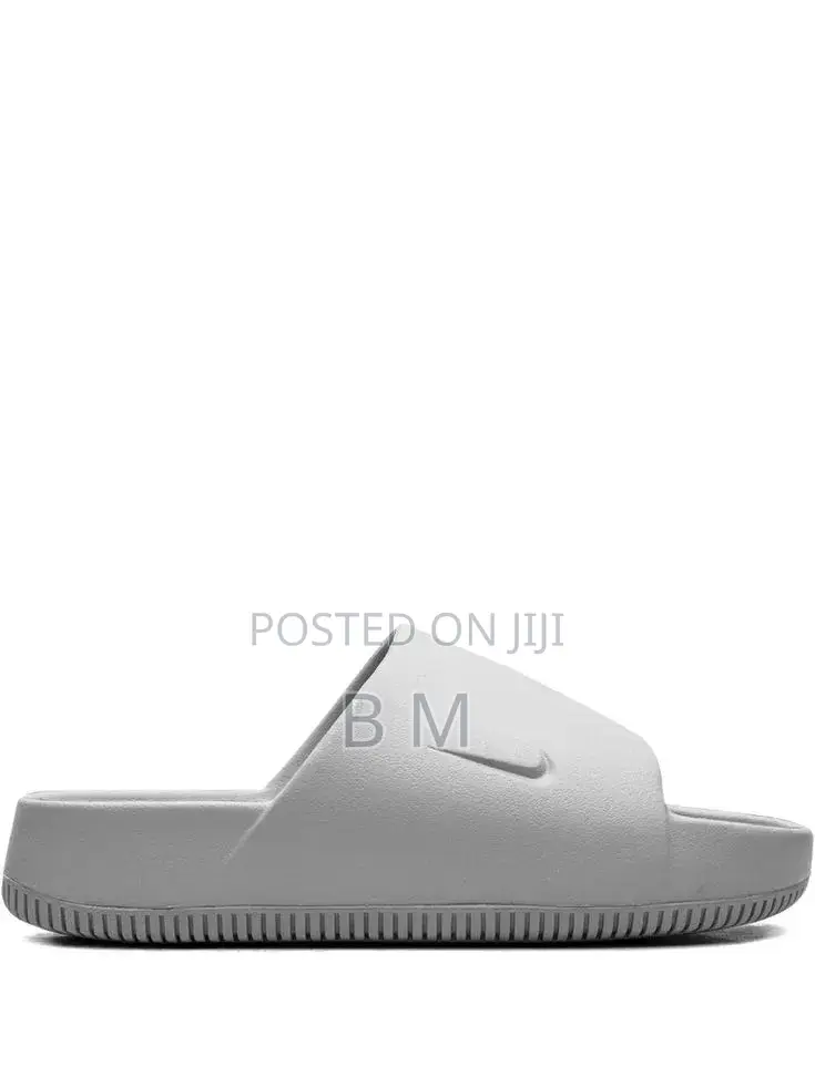 Nike Calm Slides
