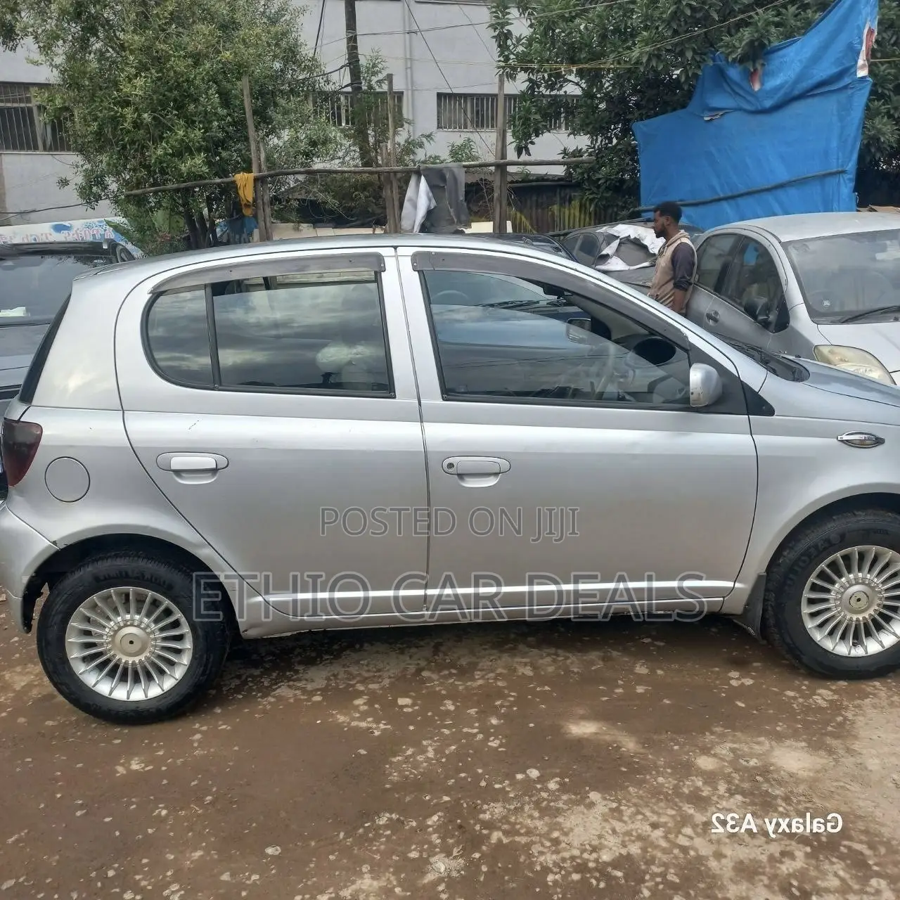 Toyota Vitz 2001 Silver