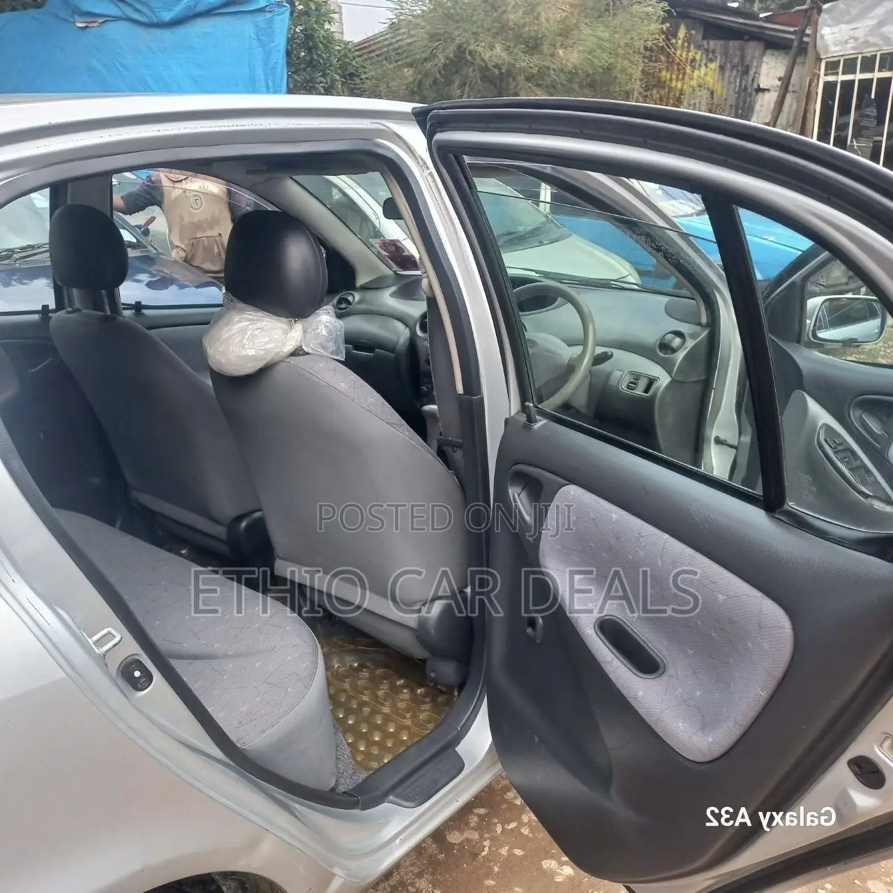 Toyota Vitz 2001 Silver