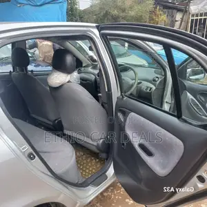 Toyota Vitz 2001 Silver