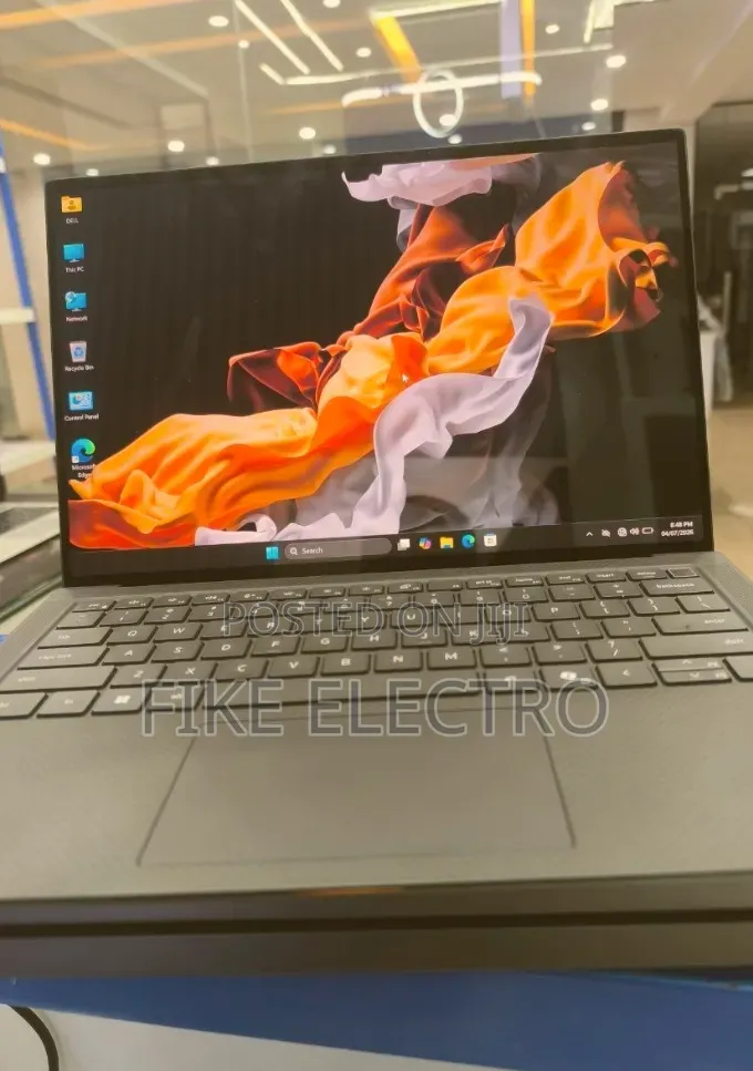 New Laptop Dell Precision 5490 32GB Intel Core Ultra 9 SSD 1T