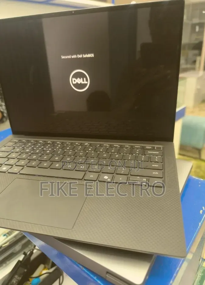 New Laptop Dell Precision 5490 32GB Intel Core Ultra 9 SSD 1T