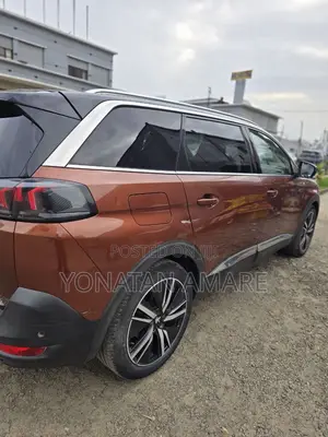 Peugeot 5008 2022 Burgundy