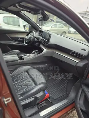 Peugeot 5008 2022 Burgundy