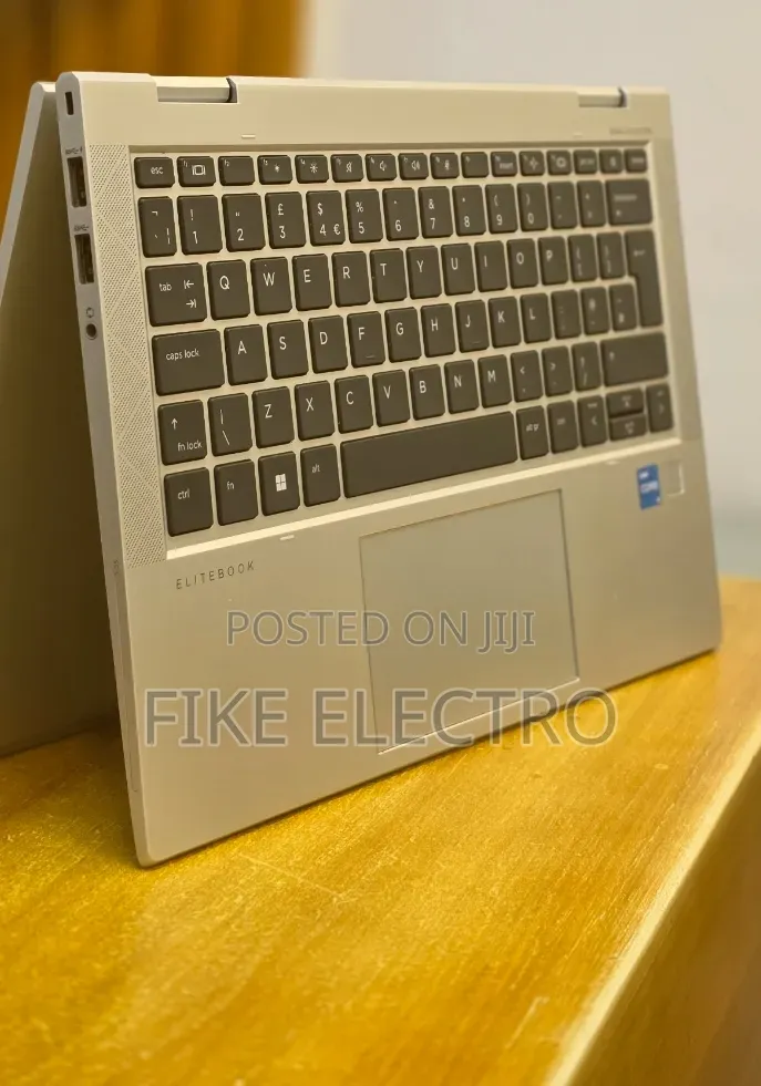 New Laptop HP EliteBook 830 G8 16GB Intel Core i5 SSD 512GB