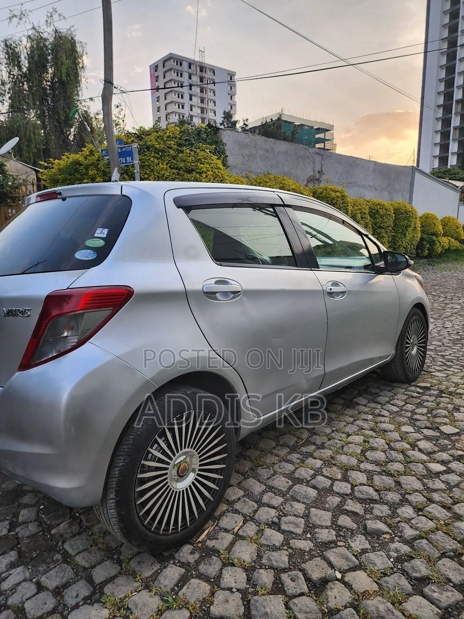 Toyota Yaris L Hatchback 5dr 2014 Silver