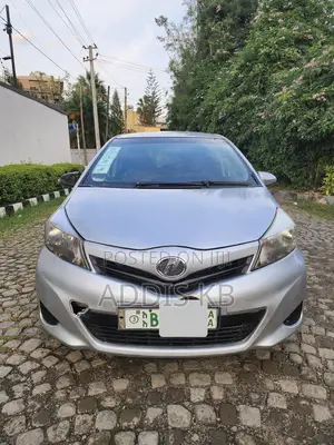 Toyota Yaris L Hatchback 5dr 2014 Silver