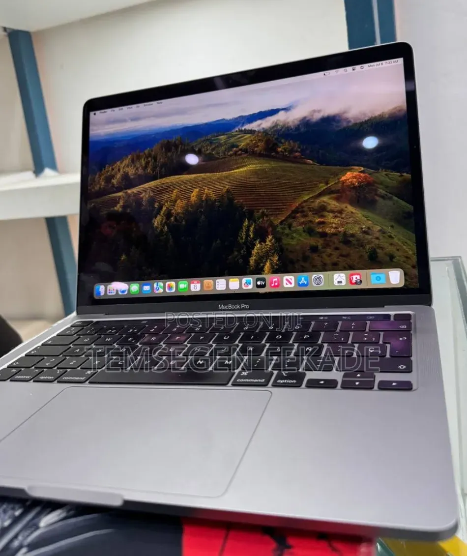 New Laptop Apple MacBook Pro 2020 M1 16GB Apple M1 Pro SSD 512GB