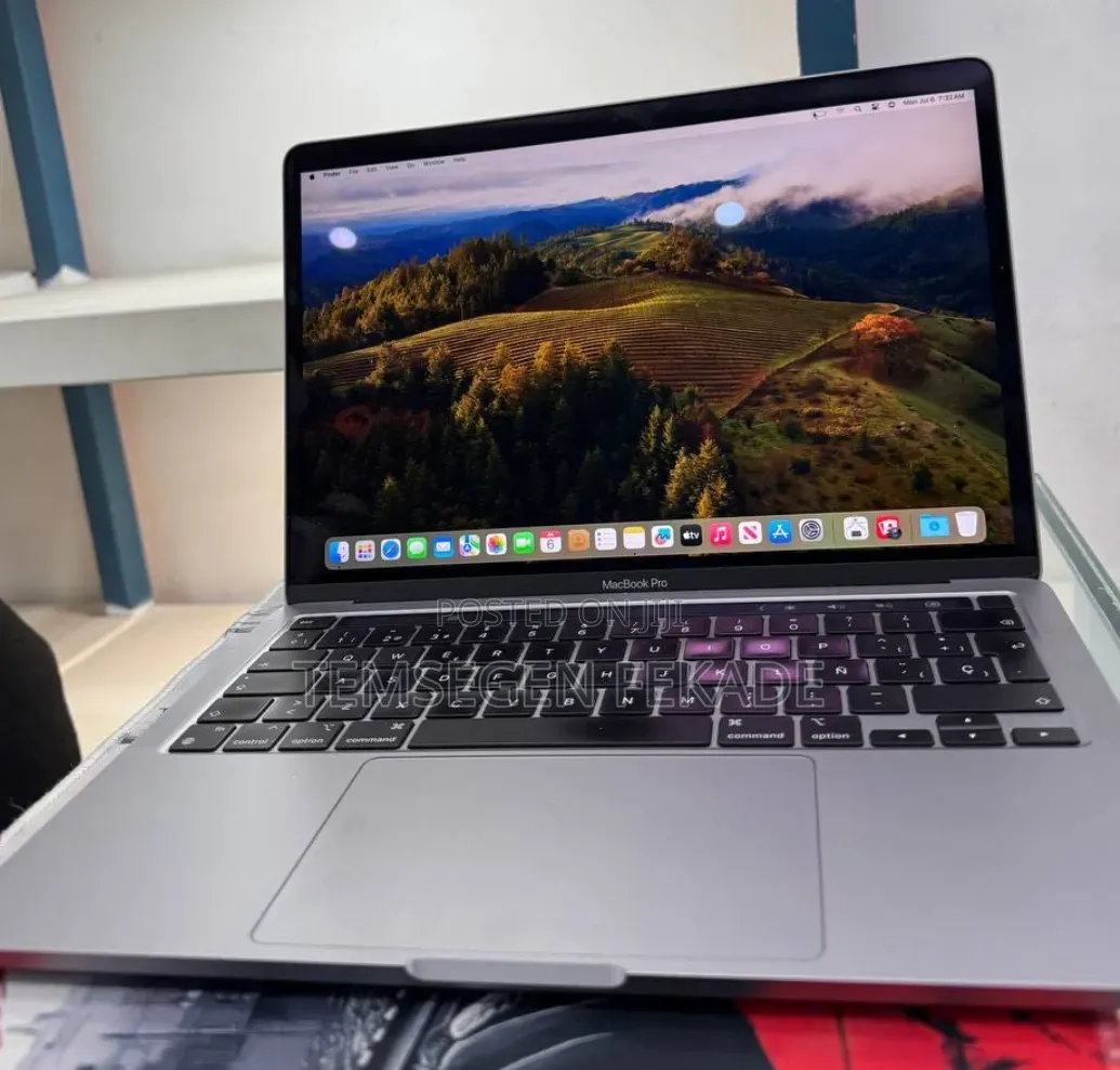 New Laptop Apple MacBook Pro 2020 M1 16GB Apple M1 Pro SSD 512GB
