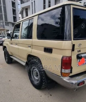 Toyota Land Cruiser 2013