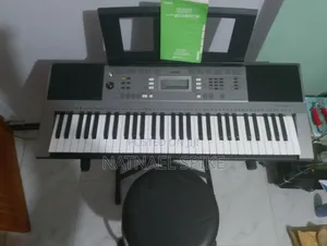 Yamaha PSR E353