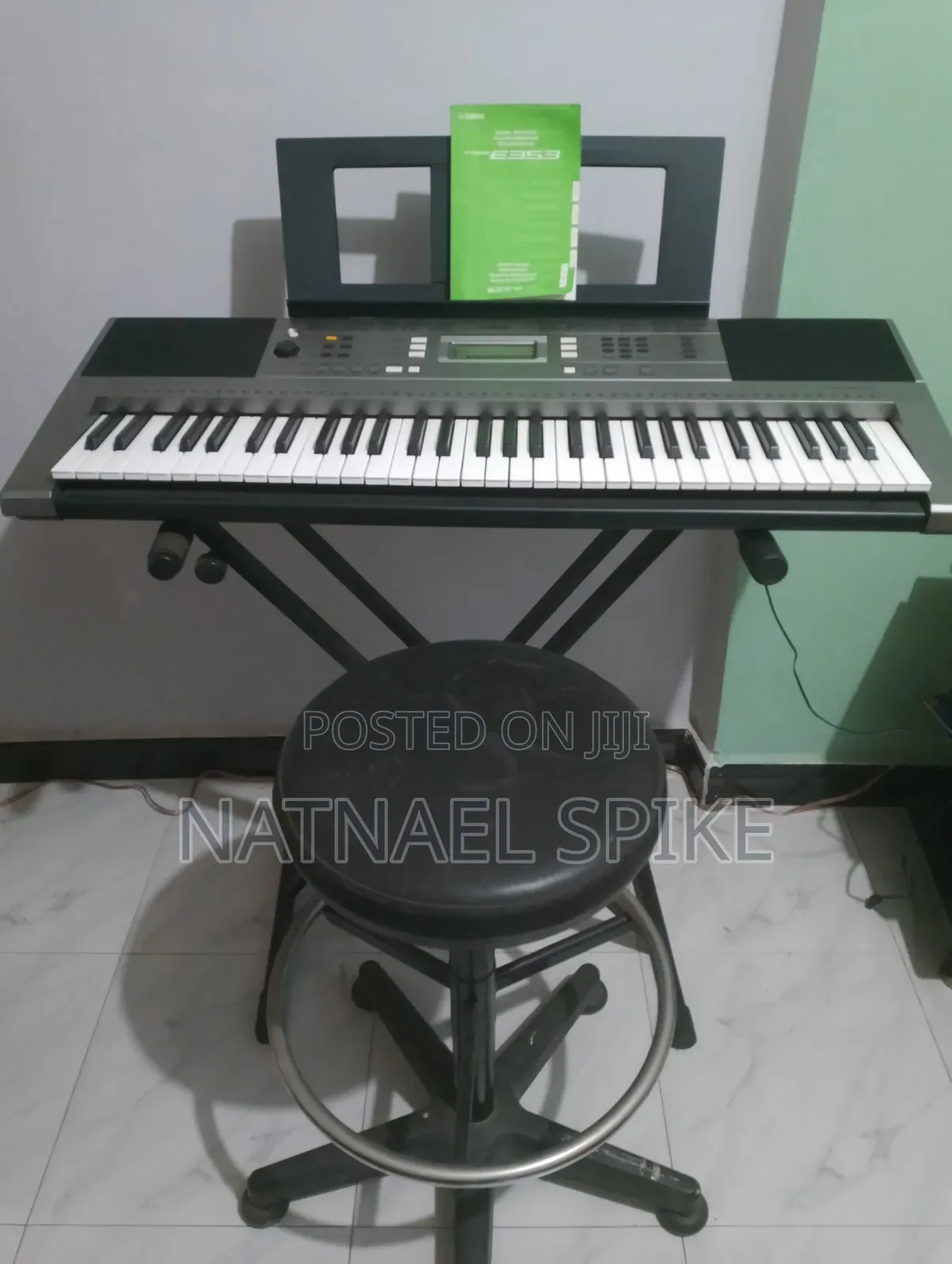 Yamaha PSR E353