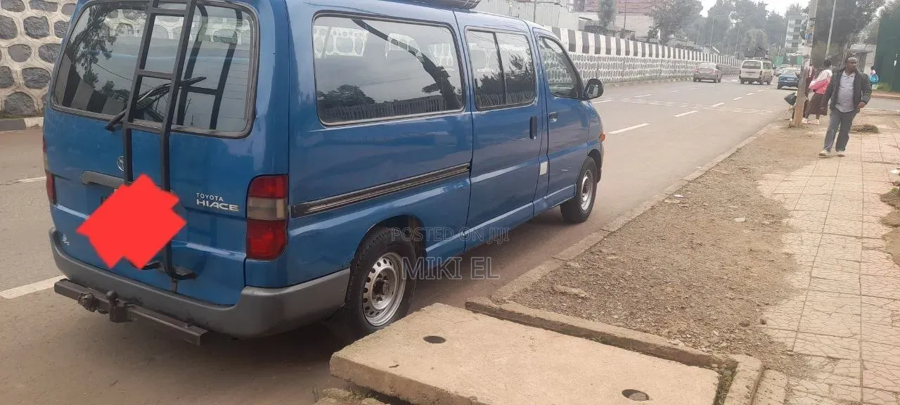 Toyota HiAce 1999 Blue