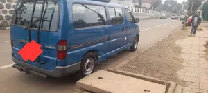 Toyota HiAce 1999 Blue