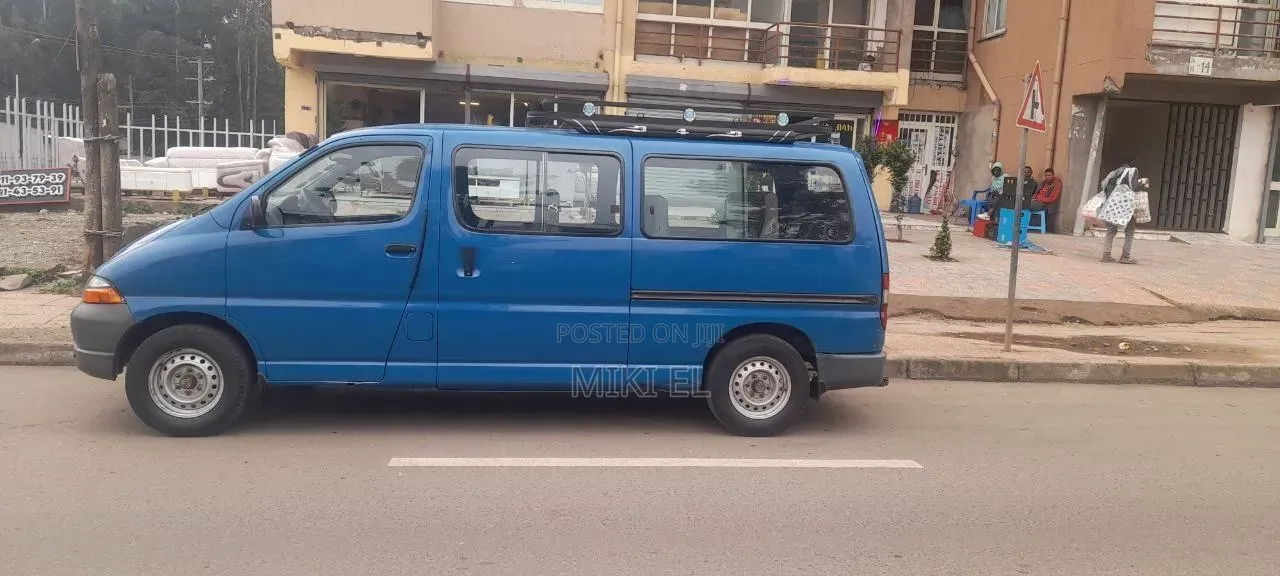Toyota HiAce 1999 Blue