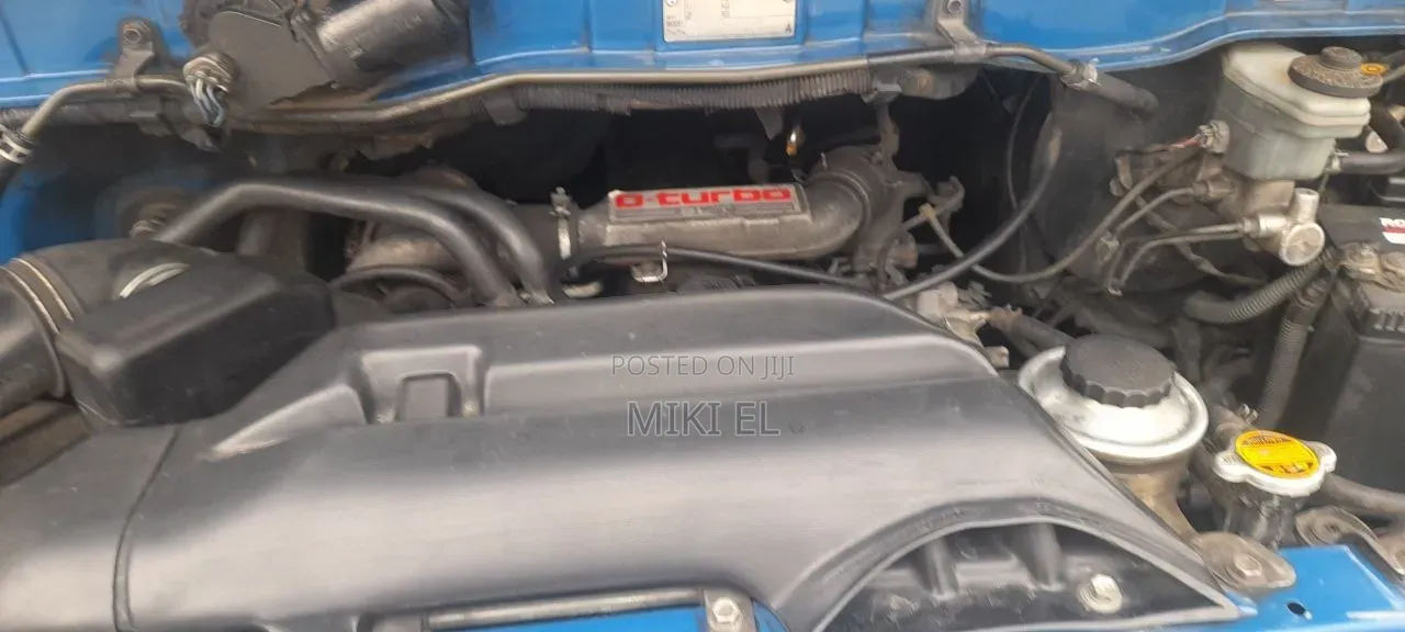Toyota HiAce 1999 Blue