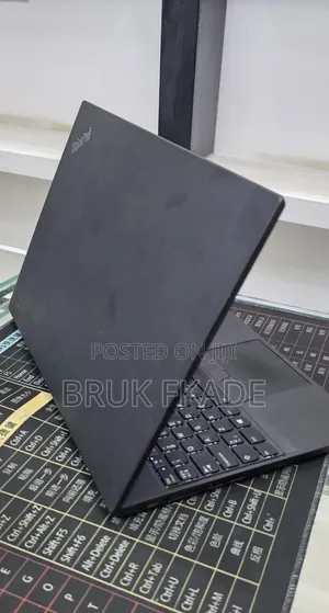 New Laptop Lenovo ThinkPad T490s 16GB Intel Core i5 SSD 256GB