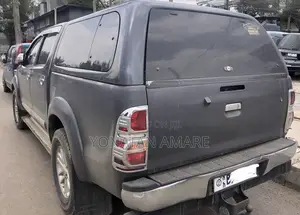 Toyota Hilux 2012 Gray