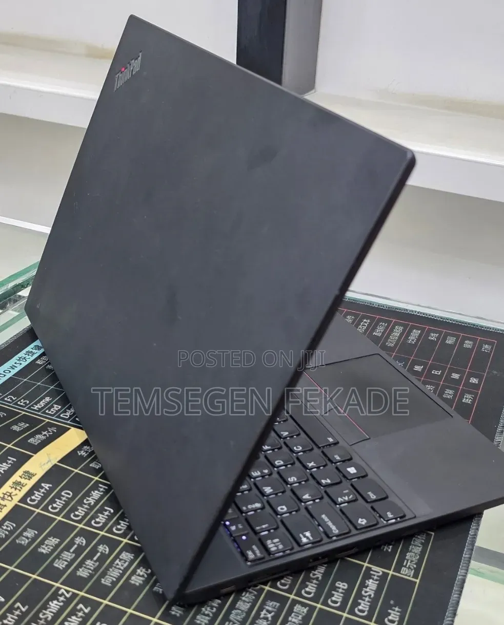 New Laptop Lenovo ThinkPad T490s 16GB Intel Core i5 SSD 256GB