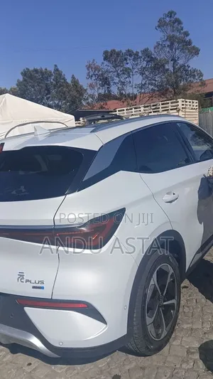 BYD E2 43 kWh 94 hp FWD 2025 Silver